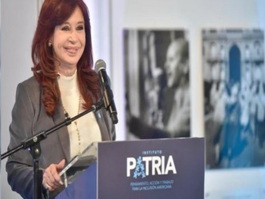 CRITICO A CAPUTO Y GOBERNADORES DEL PJ