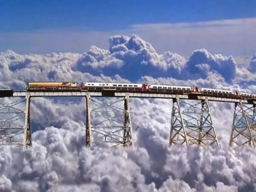 EL TREN DE LAS NUBES