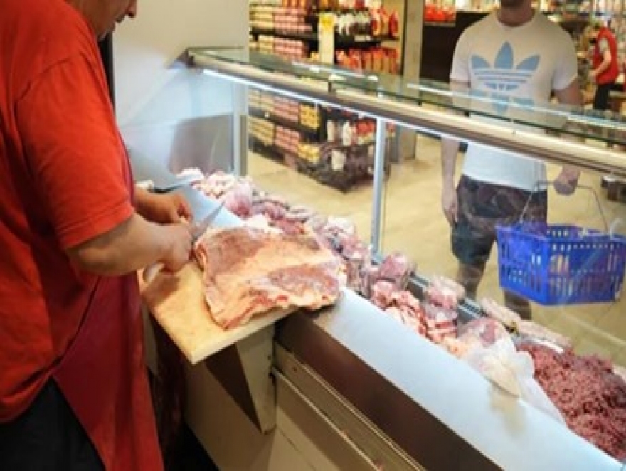 CAE EL CONSUMO DE CARNE