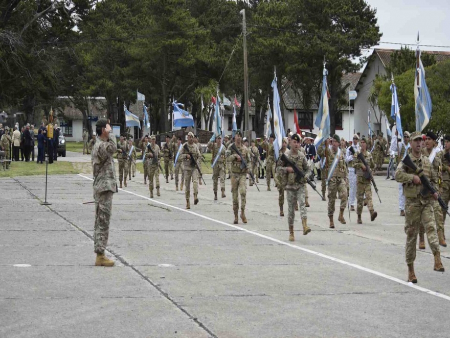 SUSPENDEN A 16 MILITARES