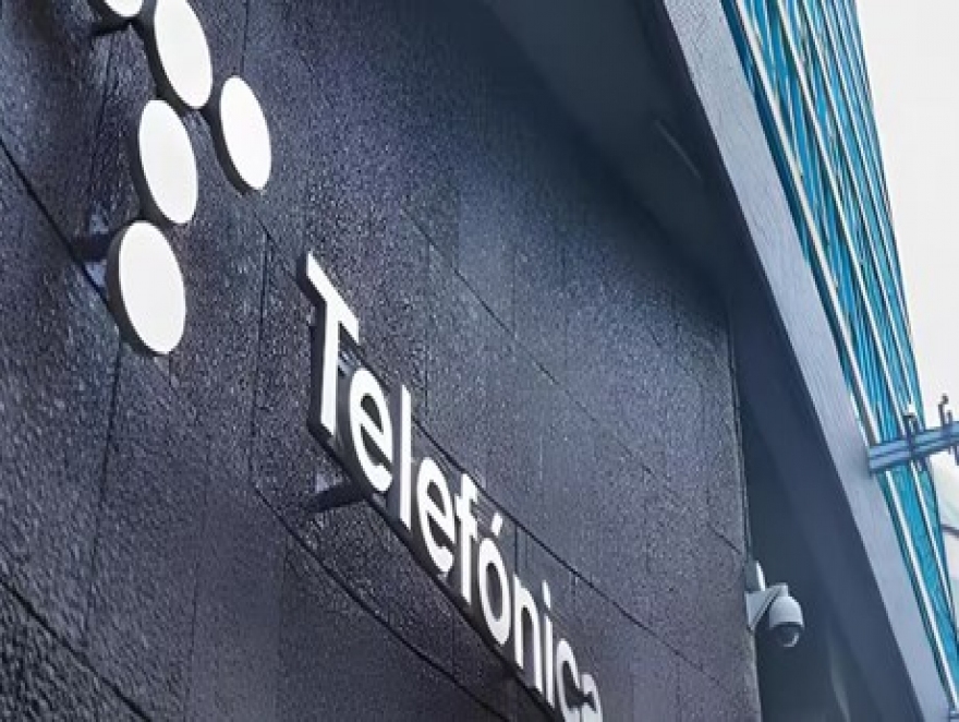 TELECOM COMPRO A TELEFONICA