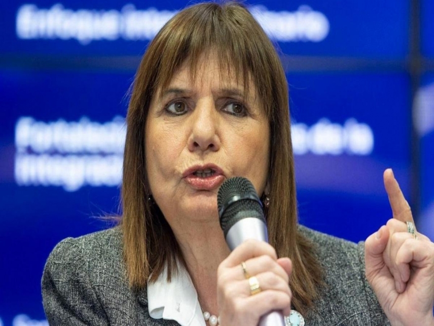 BULLRICH AMENAZO A LOS BARRAS