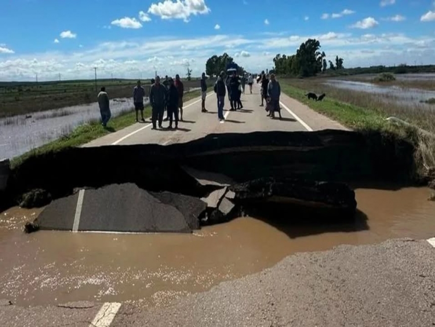 SOCAVON EN LA RUTA 3