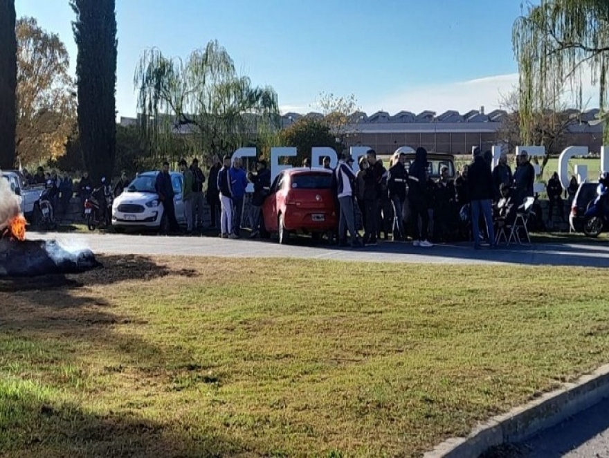 59 DESPIDOS EN OLAVARRIA